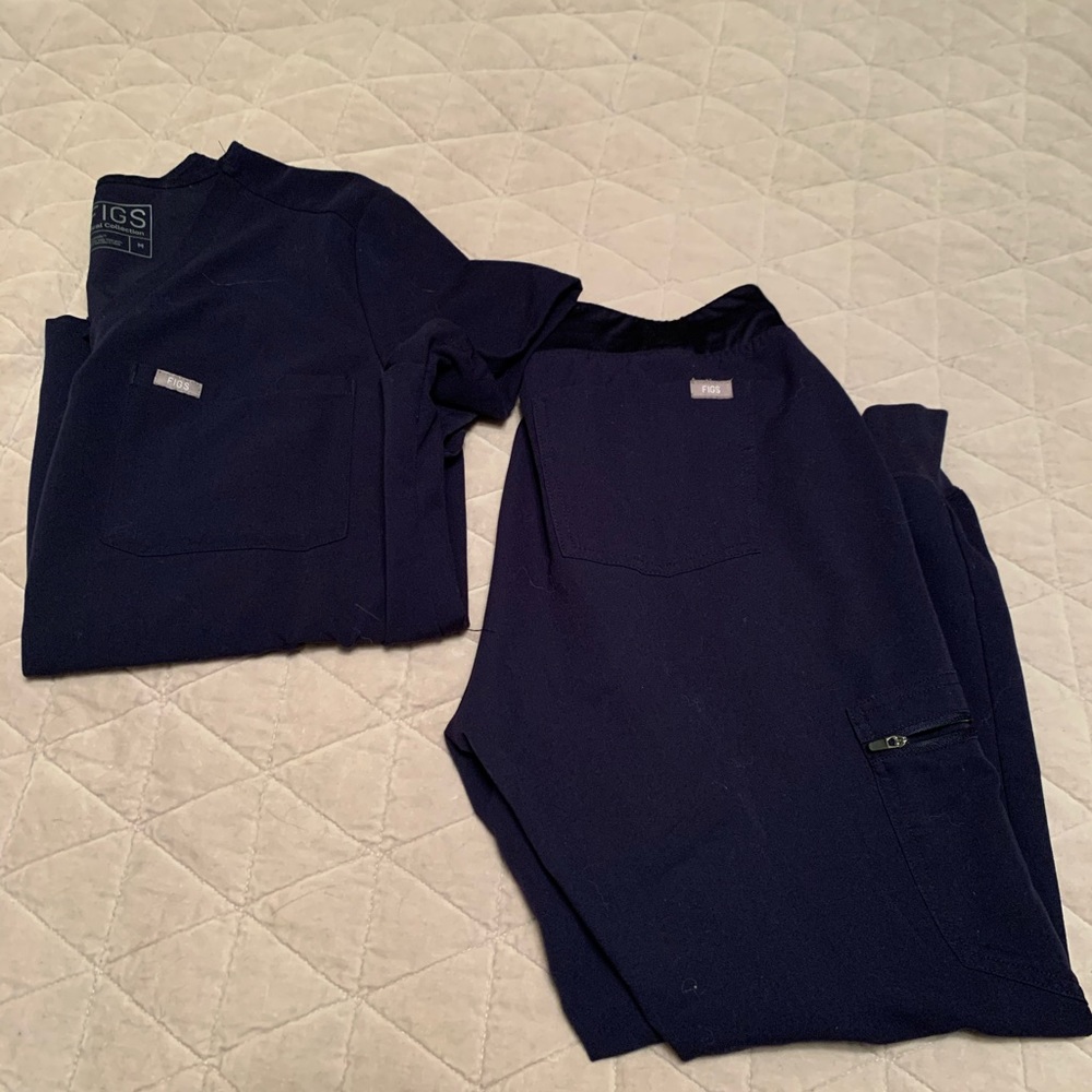 FIGS navy scrubs medium medium petite